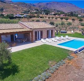 3 bedroom villa with infinity pool and jacuzzi, Scopello, sleeps 5-6